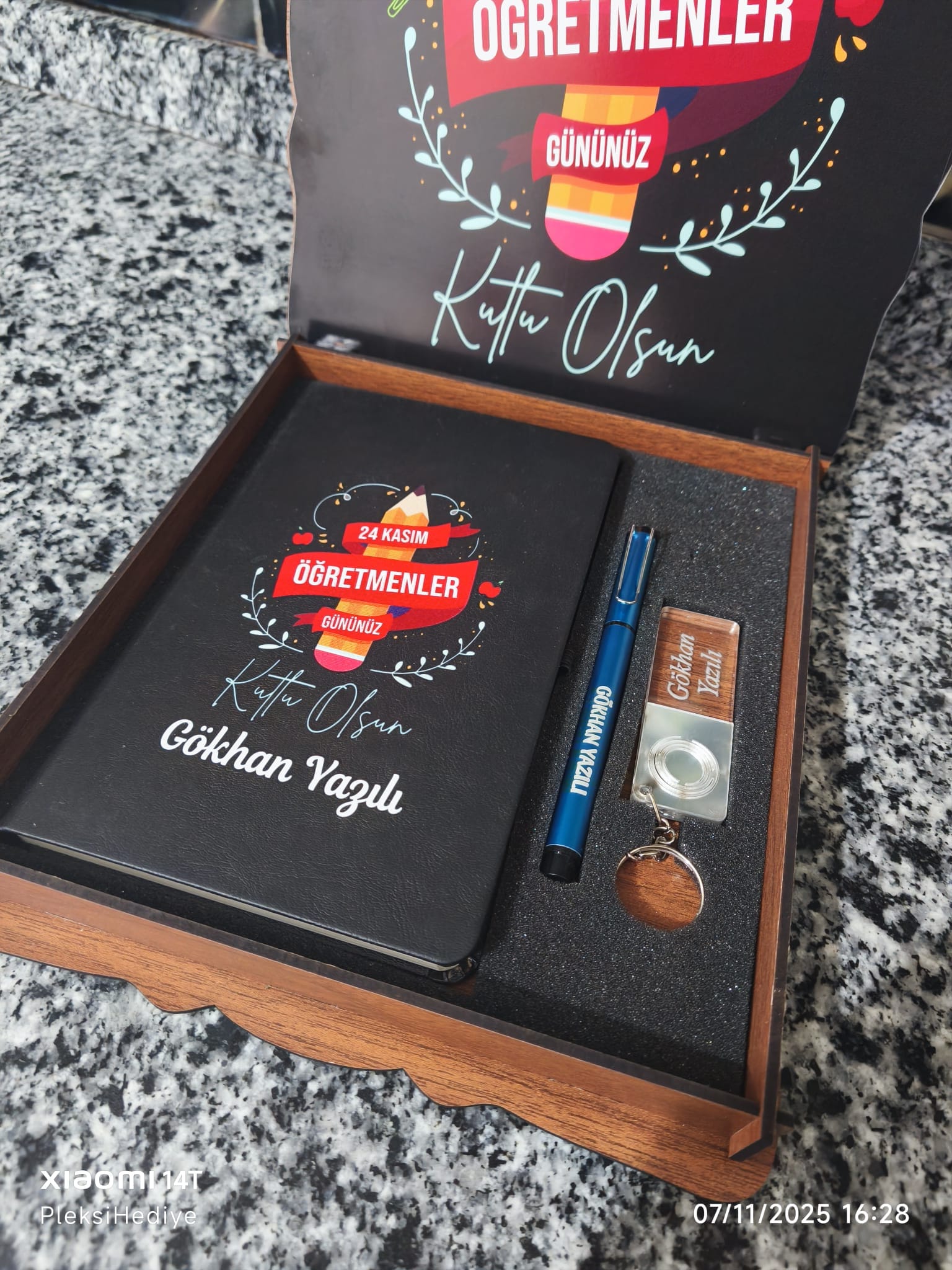 Özel gün hediyelik pleksi set